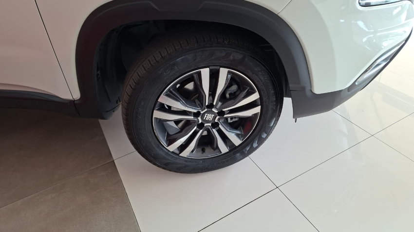 fiat toro endurance/freedom 1.3 turbo 270 flex at6 branca 2024/2025 seminovo6