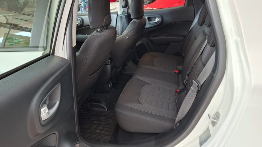 fiat toro endurance/freedom 1.3 turbo 270 flex at6 branca 2024/2025 seminovo12