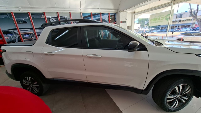 fiat toro endurance/freedom 1.3 turbo 270 flex at6 branca 2024/2025 seminovo3