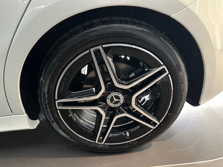 mercedes-benz a 200 1.3 mhev amg line 7g-dct hibrido 4p automatico 20256