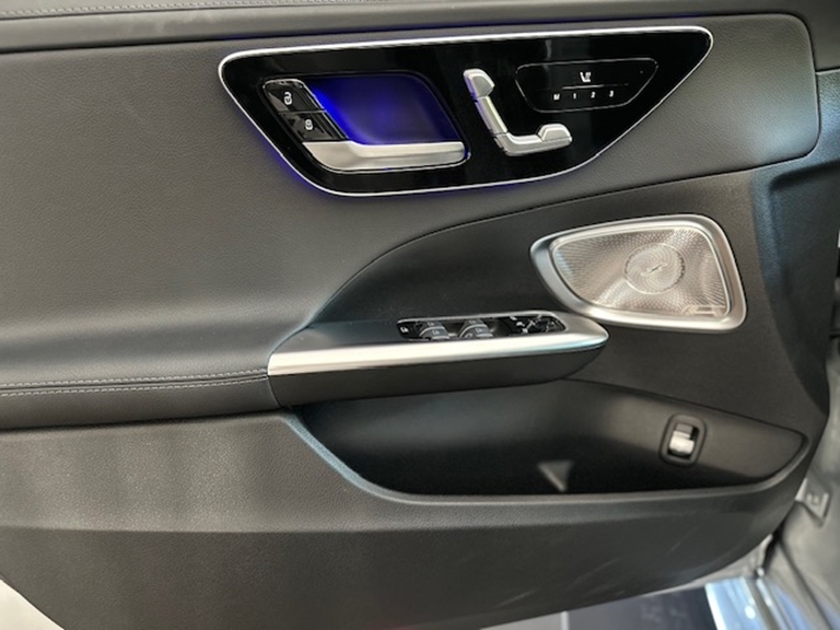 mercedes-benz c 300 2.0 eq boost hibrido amg line 9g-tronic 4p automatico 202412