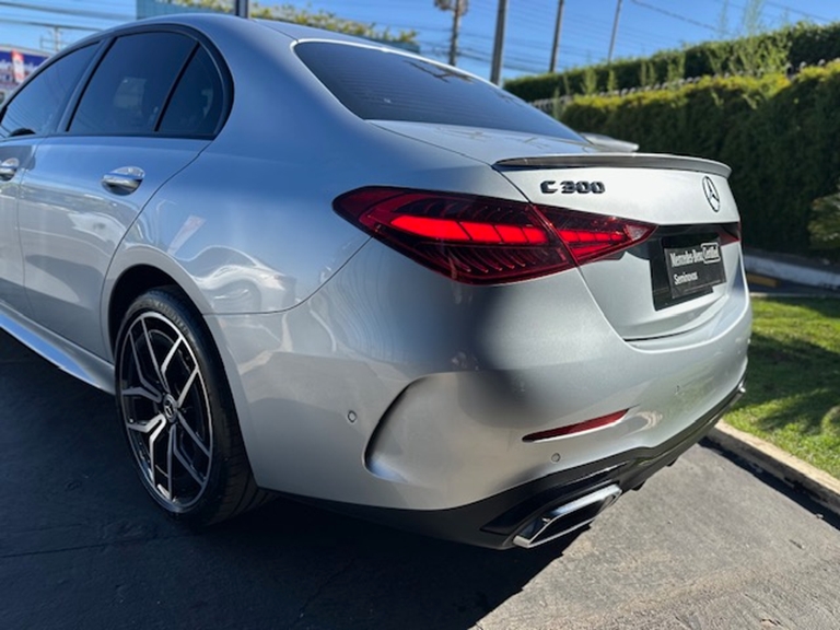 mercedes-benz c 300 2.0 eq boost hibrido amg line 9g-tronic 4p automatico 20246