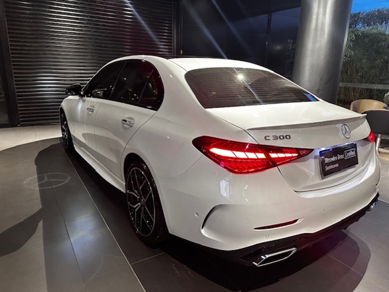 mercedes-benz c 300 2.0 eq boost hibrido amg line 9g-tronic 4p automatico 20224