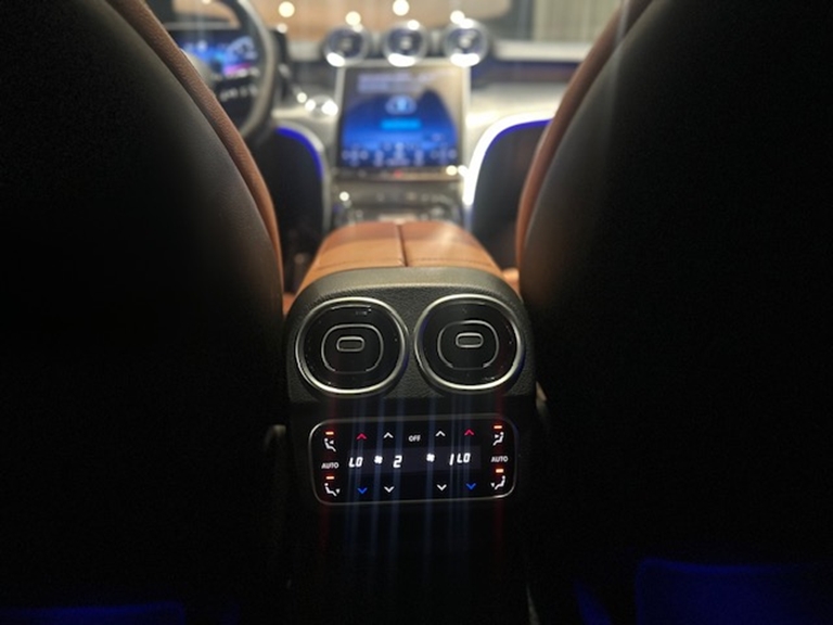 mercedes-benz c 300 2.0 eq boost hibrido amg line 9g-tronic 4p automatico 202211