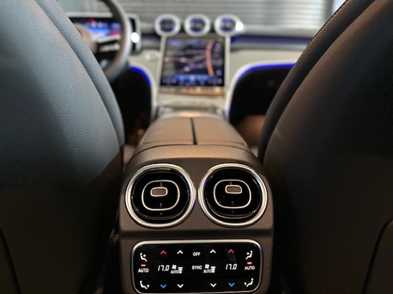 mercedes-benz c 300 2.0 eq boost hibrido amg line 9g-tronic 4p automatico 202511