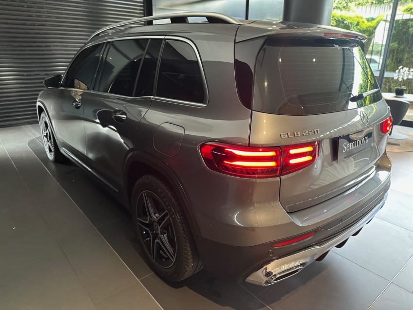 mercedes-benz glb 220 2.0 mhev amg line 4matic 8g-dct hibrido 4p automatico 20254