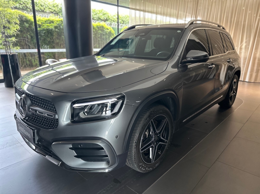 mercedes-benz glb 220 2.0 mhev amg line 4matic 8g-dct hibrido 4p automatico 2025