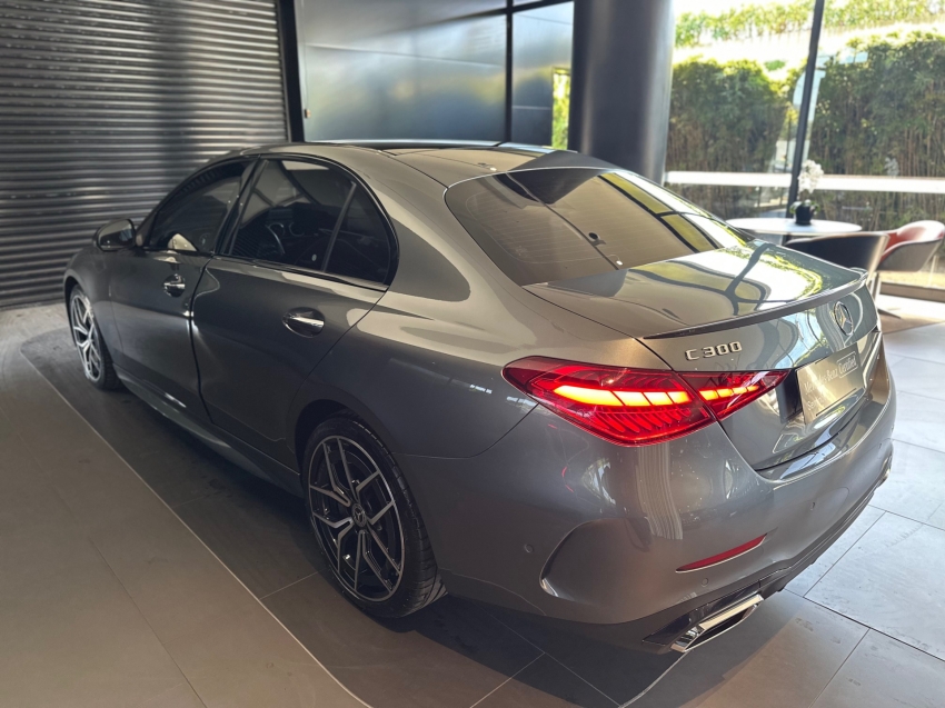 mercedes-benz c 300 2.0 eq boost hibrido amg line 9g-tronic 4p automatico 20244