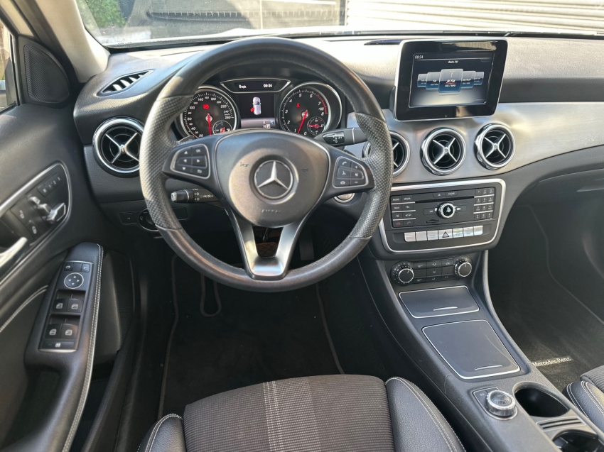 mercedes-benz gla 200 1.6 cgi flex night 7g-dct 4p automatico 20198