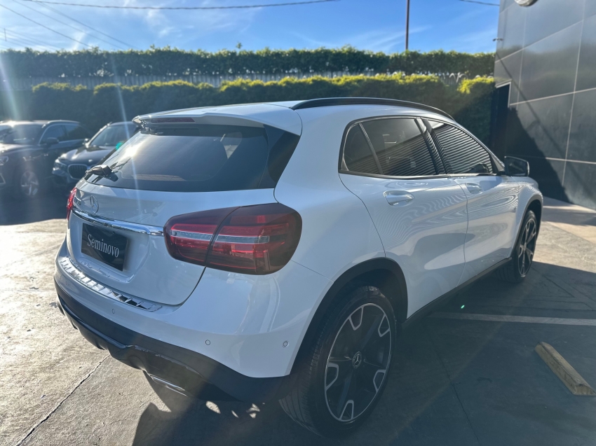 mercedes-benz gla 200 1.6 cgi flex night 7g-dct 4p automatico 20195