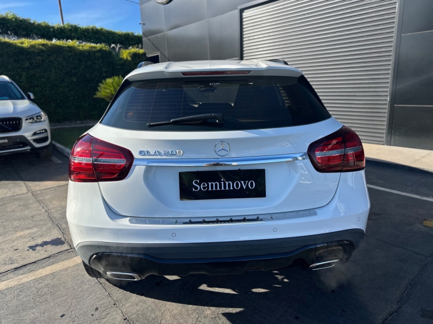 mercedes-benz gla 200 1.6 cgi flex night 7g-dct 4p automatico 20194