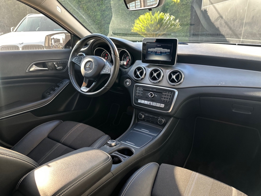 mercedes-benz gla 200 1.6 cgi flex night 7g-dct 4p automatico 201910
