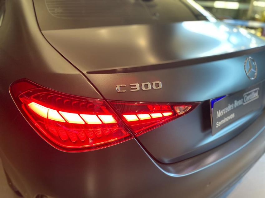 mercedes-benz c 300 2.0 eq boost hibrido amg line 9g-tronic 4p automatico 20245