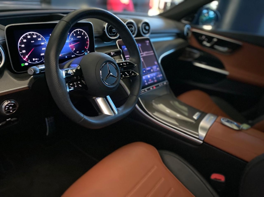 mercedes-benz c 300 2.0 eq boost hibrido amg line 9g-tronic 4p automatico 202411