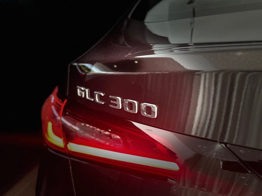 mercedes-benz glc 300 2.0 mhev coupe 4matic 9g-tronic hibrido 4p automatico 20245