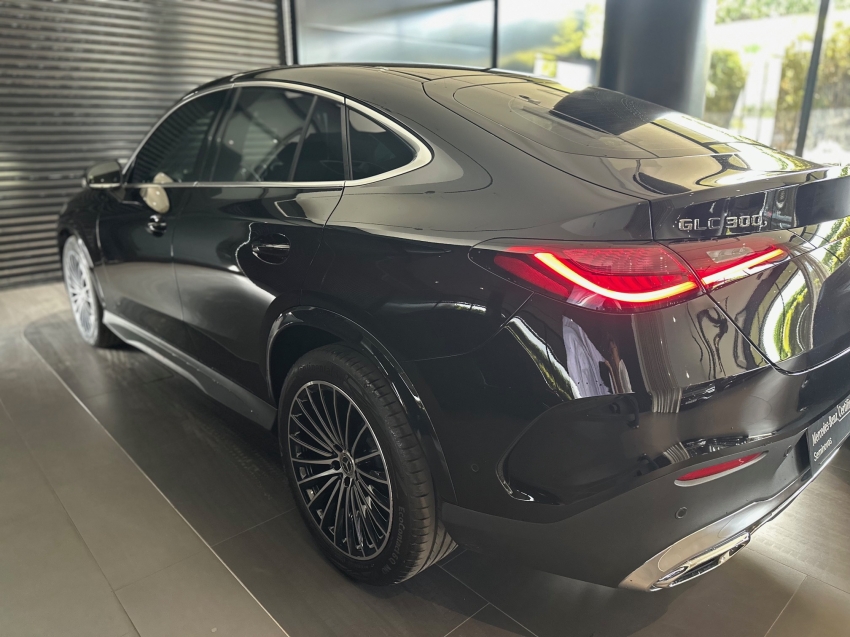 mercedes-benz glc 300 2.0 mhev amg line coupe 4matic 9g-tronic hibrido 4p automatico 20256