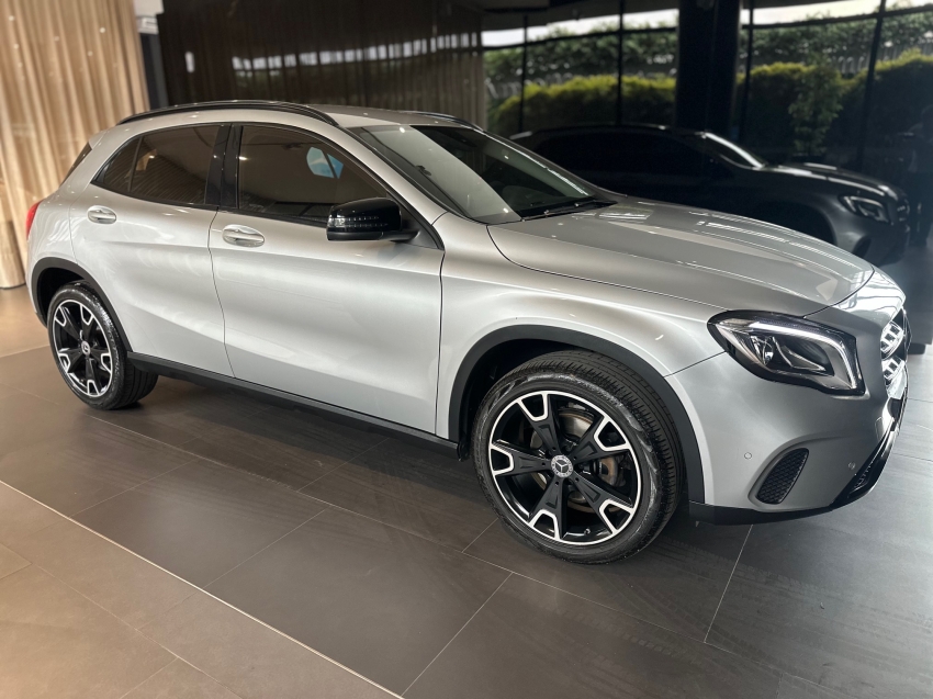 mercedes-benz gla 200 1.6 cgi flex night 7g-dct 4p automatico 20190