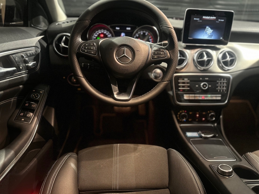 mercedes-benz gla 200 1.6 cgi flex night 7g-dct 4p automatico 201912