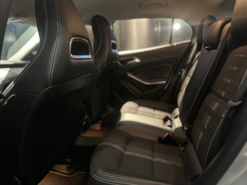 mercedes-benz gla 200 1.6 cgi flex night 7g-dct 4p automatico 201910