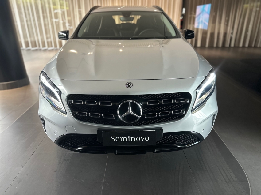 mercedes-benz gla 200 1.6 cgi flex night 7g-dct 4p automatico 20193