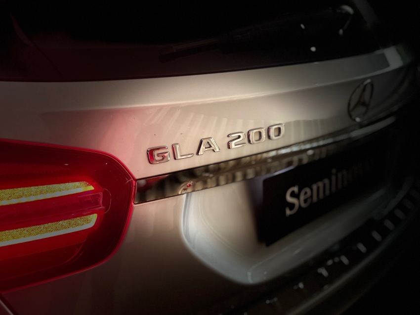mercedes-benz gla 200 1.6 cgi flex night 7g-dct 4p automatico 20198