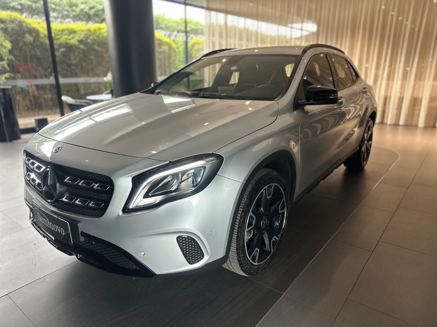 mercedes-benz gla 200 1.6 cgi flex night 7g-dct 4p automatico 20192