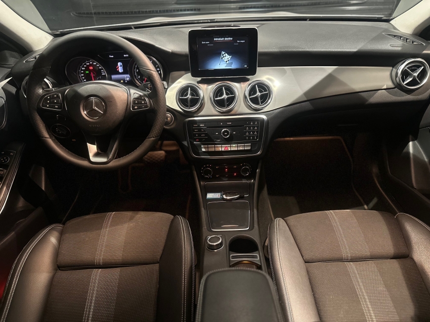 mercedes-benz gla 200 1.6 cgi flex night 7g-dct 4p automatico 201911
