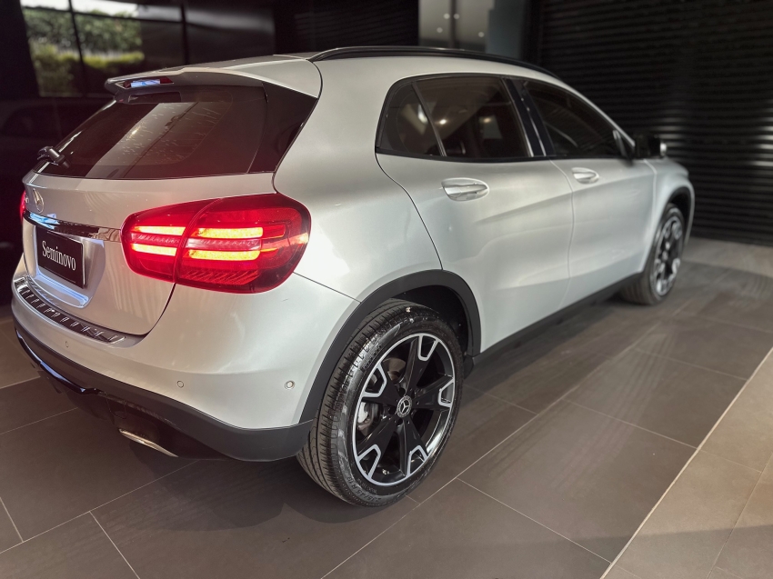 mercedes-benz gla 200 1.6 cgi flex night 7g-dct 4p automatico 20196