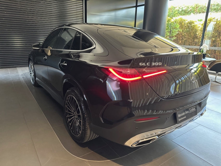 mercedes-benz glc 300 2.0 mhev amg line coupe 4matic 9g-tronic hibrido 4p automatico 20250