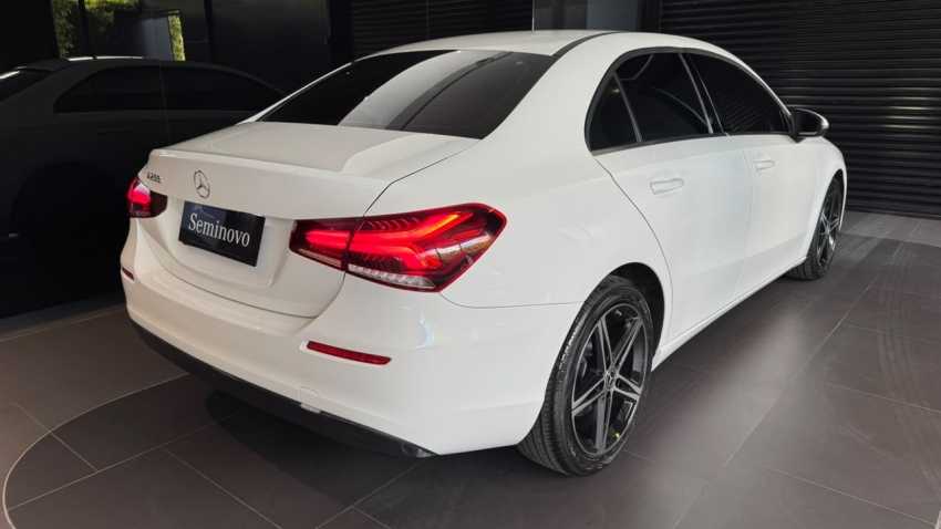 mercedes-benz a 200 1.3 cgi gasolina style sedan 7g-dct 4p automatico 20196
