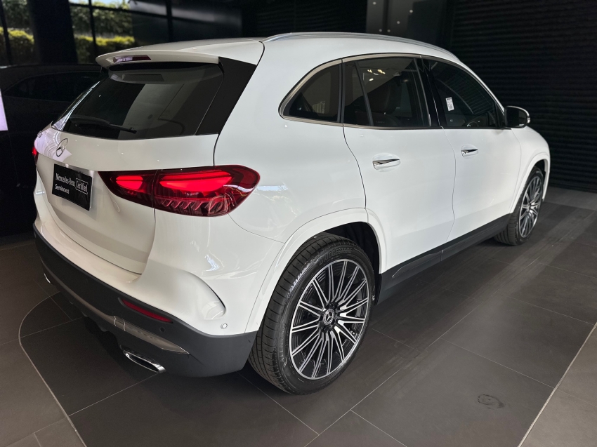 mercedes-benz gla 200 1.3 mhev amg line 7g-dct hibrido 4p automatico 20265