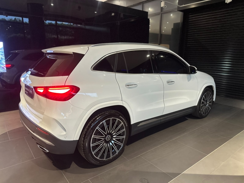 mercedes-benz gla 200 1.3 mhev amg line 7g-dct hibrido 4p automatico 20255
