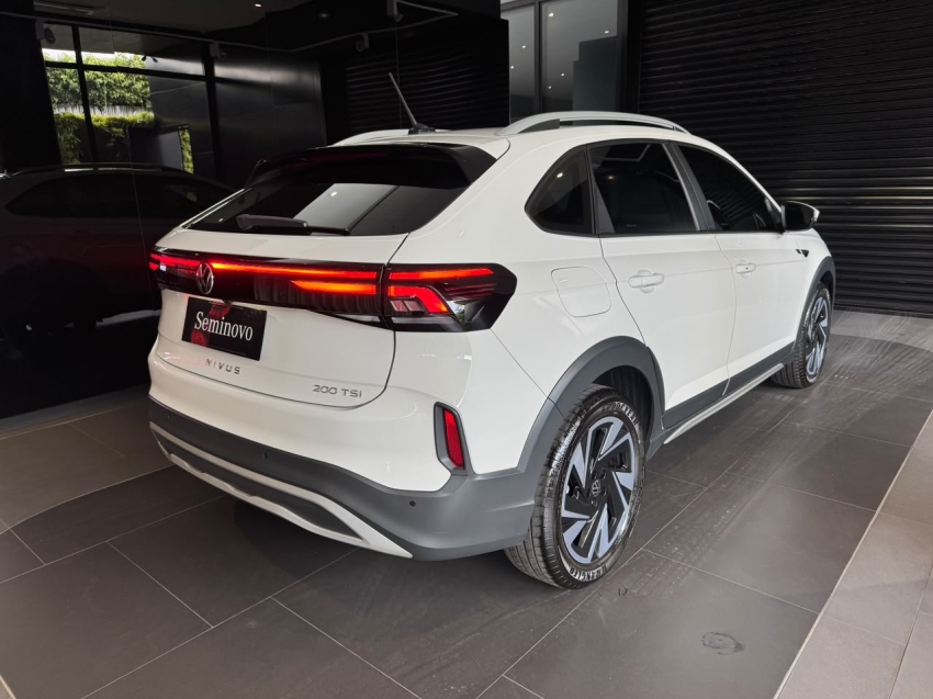 volkswagen nivus 1.0 200 tsi total flex highline automatico 4p 20255