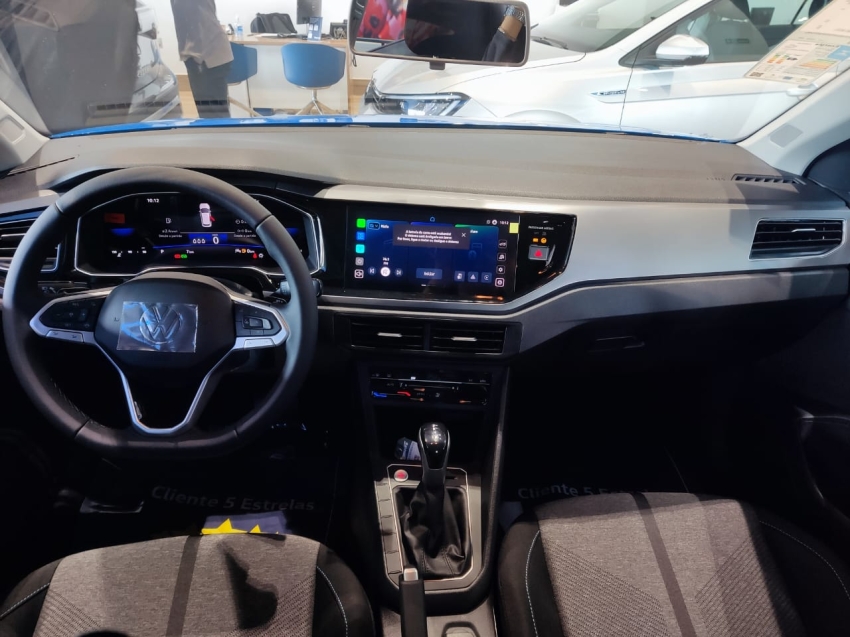 volkswagen nivus 1.0 200 tsi total flex comfortline automatico 4p 2025