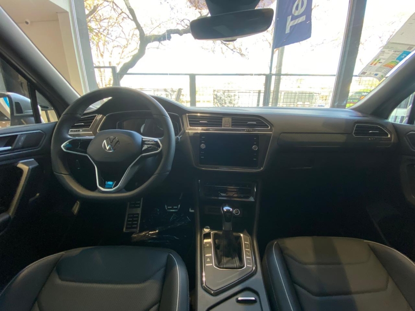 volkswagen tiguan 2.0 300 tsi gasolina allspace r-line automatico 4p 2025