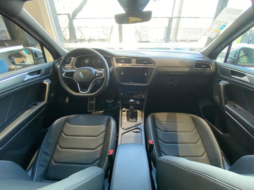 volkswagen tiguan 2.0 300 tsi gasolina allspace r-line automatico 4p 2025