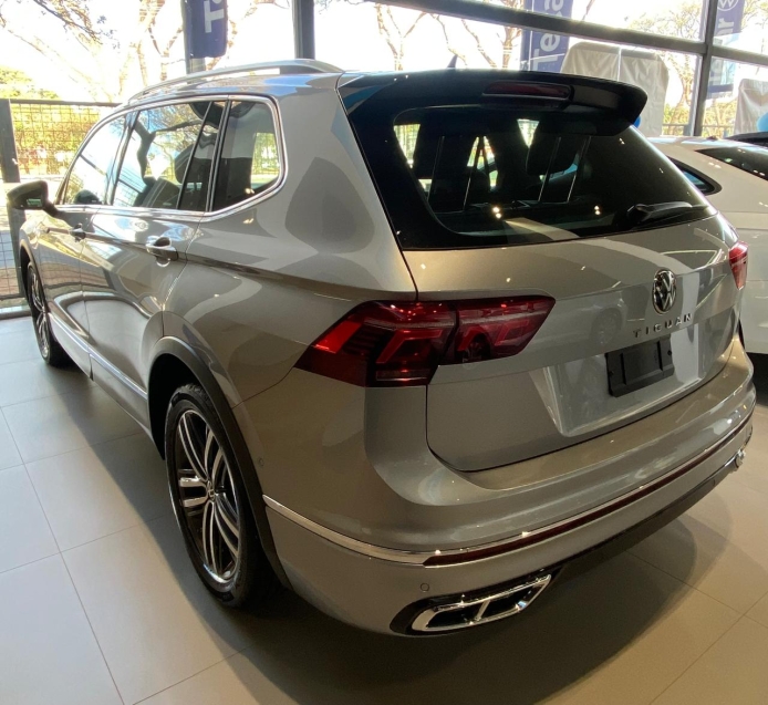 volkswagen tiguan 2.0 300 tsi gasolina allspace r-line automatico 4p 2025