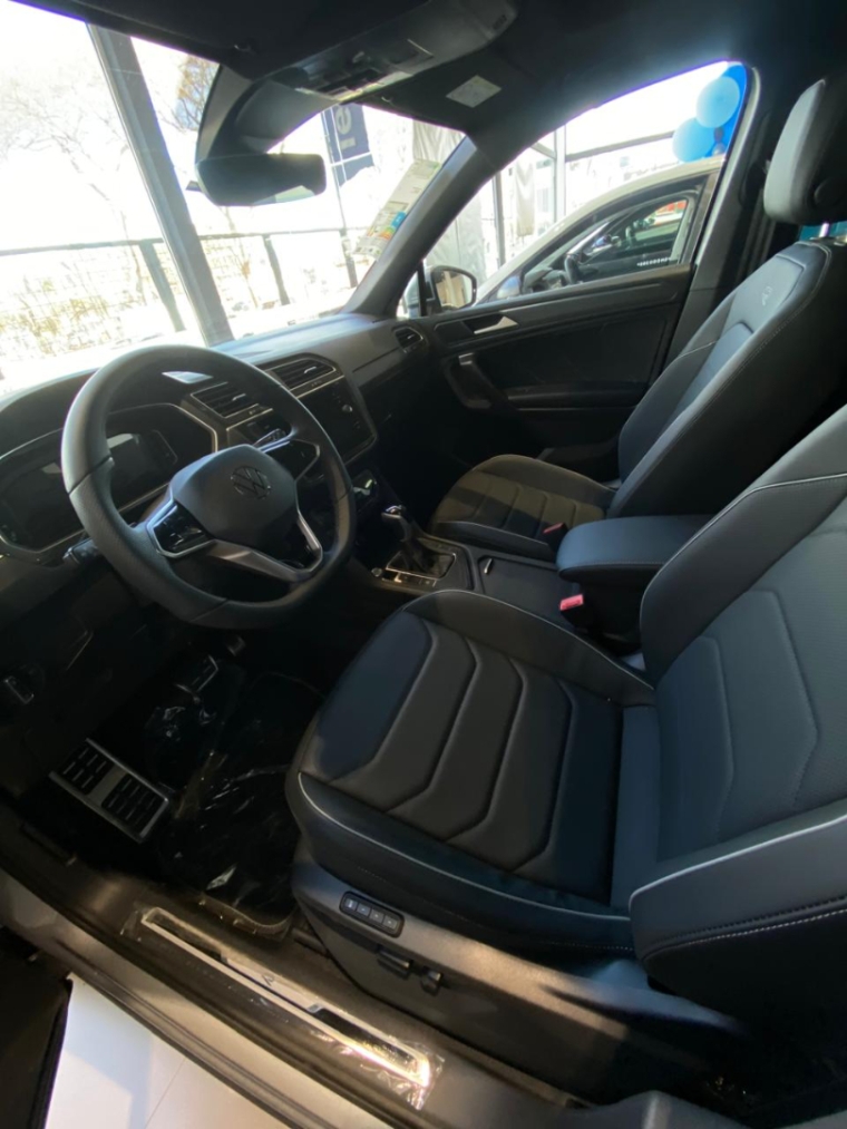 volkswagen tiguan 2.0 300 tsi gasolina allspace r-line automatico 4p 2025