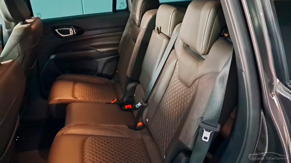 jeep commander 2.0 td380 turbo diesel overland at9 4p automatico 2022