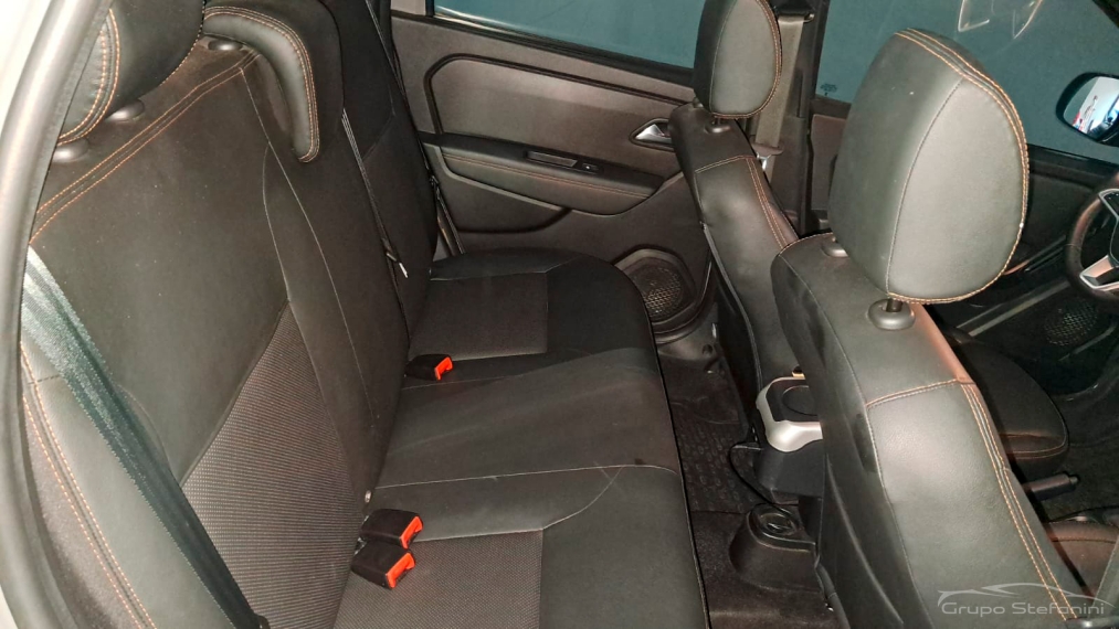 renault oroch 1.3 tce flex outsider x-tronic 4p automatico 2025