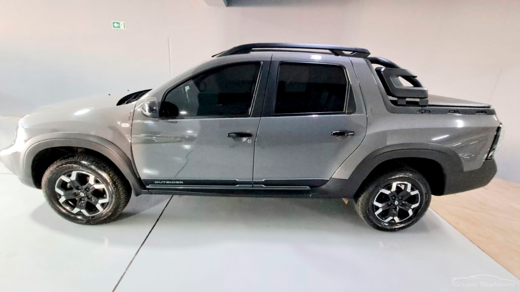 renault oroch 1.3 tce flex outsider x-tronic 4p automatico 2025