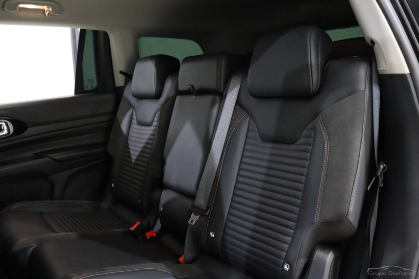 jeep commander 2.0 td380 turbo diesel limited at9 4p automatico 2023