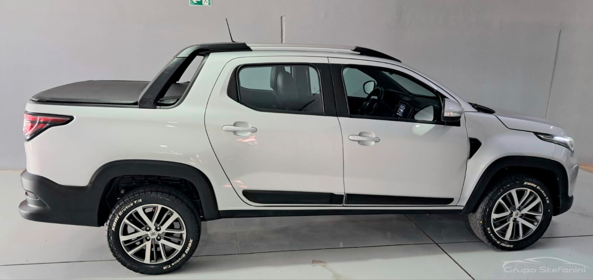 fiat strada 1.3 firefly flex volcano cd cvt 4p automatico 2022
