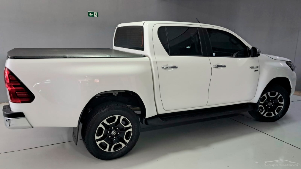 toyota hilux 2.7 vvt-i flex cd srv 4x2 automatico 4p 202110 toyota hilux 2.7 vvt-i flex cd srv 4x2 automatico 4p 202110