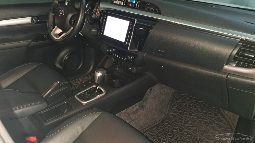 toyota hilux 2.7 vvt-i flex cd srv 4x2 automatico 4p 20214 toyota hilux 2.7 vvt-i flex cd srv 4x2 automatico 4p 20214