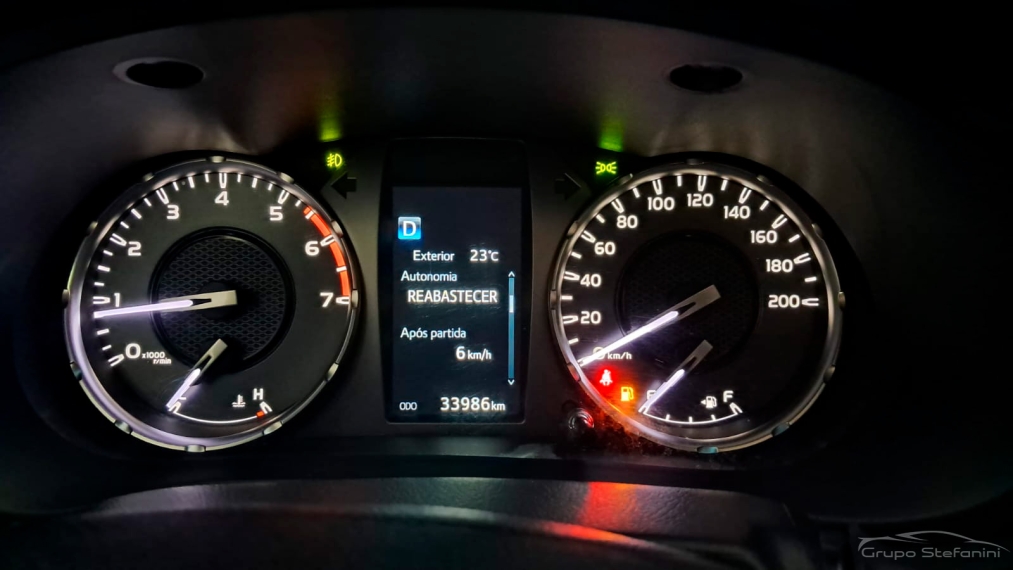 toyota hilux 2.7 vvt-i flex cd srv 4x2 automatico 4p 20212 toyota hilux 2.7 vvt-i flex cd srv 4x2 automatico 4p 20212