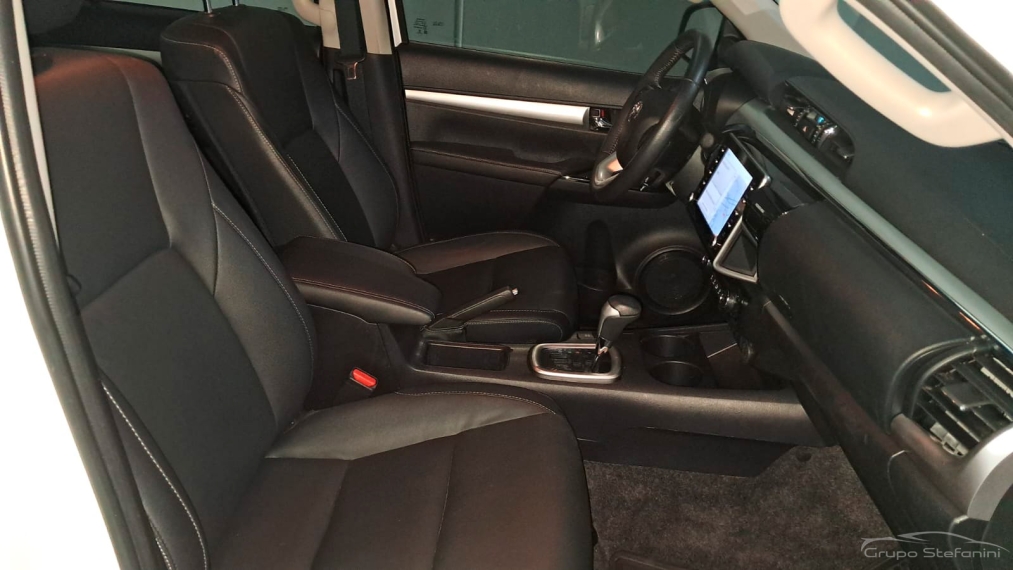 toyota hilux 2.7 vvt-i flex cd srv 4x2 automatico 4p 20215 toyota hilux 2.7 vvt-i flex cd srv 4x2 automatico 4p 20215