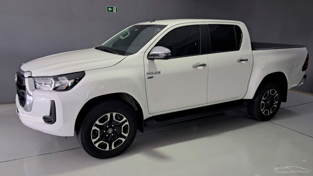 toyota hilux 2.7 vvt-i flex cd srv 4x2 automatico 4p 2021 toyota hilux 2.7 vvt-i flex cd srv 4x2 automatico 4p 2021