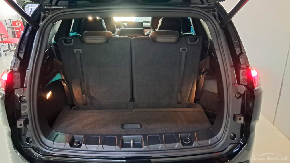 jeep commander 1.3 t270 turbo flex overland at6 4p automatico 20237 jeep commander 1.3 t270 turbo flex overland at6 4p automatico 20237