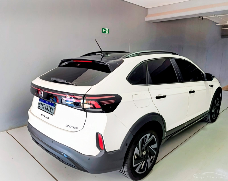volkswagen nivus 1.0 200 tsi total flex highline automatico 4p 202610